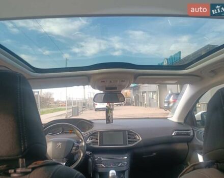 Белый Пежо 308, объемом двигателя 1.56 л и пробегом 196 тыс. км за 9500 $, фото 6 на Automoto.ua