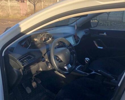 Белый Пежо 308, объемом двигателя 1.56 л и пробегом 253 тыс. км за 9000 $, фото 2 на Automoto.ua