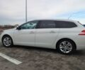 Белый Пежо 308, объемом двигателя 1.6 л и пробегом 250 тыс. км за 8600 $, фото 6 на Automoto.ua