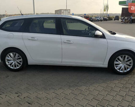 Белый Пежо 308, объемом двигателя 1.2 л и пробегом 141 тыс. км за 9600 $, фото 3 на Automoto.ua