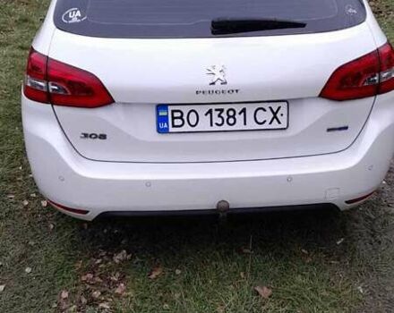 Белый Пежо 308, объемом двигателя 1.56 л и пробегом 216 тыс. км за 9600 $, фото 4 на Automoto.ua