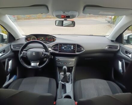 Білий Пежо 308, об'ємом двигуна 1.6 л та пробігом 280 тис. км за 7100 $, фото 5 на Automoto.ua