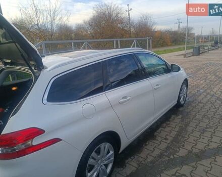 Белый Пежо 308, объемом двигателя 1.56 л и пробегом 196 тыс. км за 9500 $, фото 7 на Automoto.ua