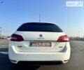 Белый Пежо 308, объемом двигателя 1.6 л и пробегом 190 тыс. км за 10999 $, фото 6 на Automoto.ua
