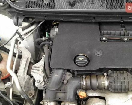 Белый Пежо 308, объемом двигателя 1.56 л и пробегом 216 тыс. км за 9600 $, фото 9 на Automoto.ua