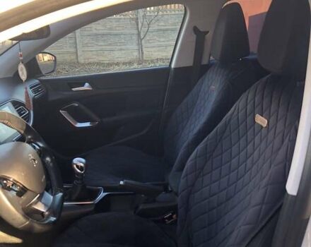 Белый Пежо 308, объемом двигателя 1.56 л и пробегом 253 тыс. км за 9000 $, фото 3 на Automoto.ua