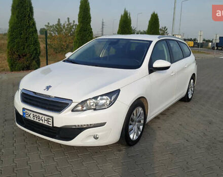 Белый Пежо 308, объемом двигателя 1.2 л и пробегом 141 тыс. км за 9600 $, фото 1 на Automoto.ua