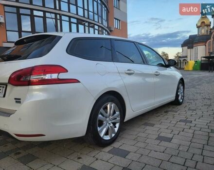Белый Пежо 308, объемом двигателя 1.56 л и пробегом 266 тыс. км за 9100 $, фото 4 на Automoto.ua