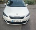 Белый Пежо 308, объемом двигателя 1.56 л и пробегом 200 тыс. км за 9500 $, фото 1 на Automoto.ua