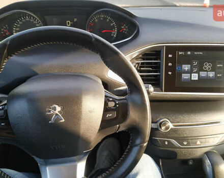 Белый Пежо 308, объемом двигателя 1.2 л и пробегом 141 тыс. км за 9600 $, фото 13 на Automoto.ua