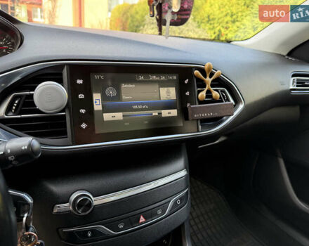 Белый Пежо 308, объемом двигателя 1.56 л и пробегом 274 тыс. км за 9400 $, фото 65 на Automoto.ua