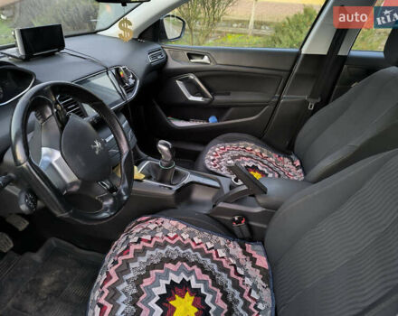 Белый Пежо 308, объемом двигателя 1.6 л и пробегом 95 тыс. км за 11500 $, фото 5 на Automoto.ua