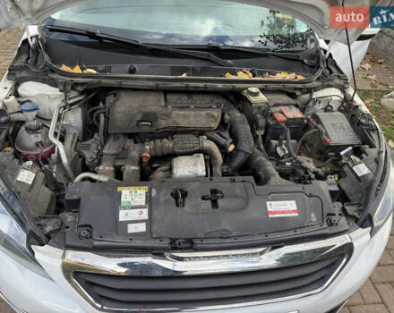 Белый Пежо 308, объемом двигателя 1.56 л и пробегом 274 тыс. км за 9400 $, фото 67 на Automoto.ua