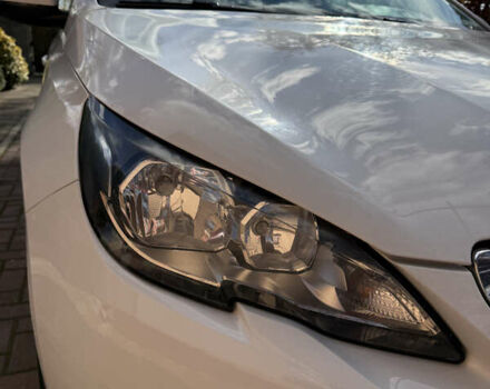 Белый Пежо 308, объемом двигателя 1.56 л и пробегом 274 тыс. км за 9400 $, фото 44 на Automoto.ua