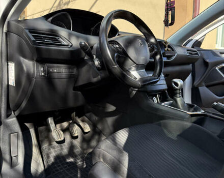 Белый Пежо 308, объемом двигателя 1.56 л и пробегом 274 тыс. км за 9400 $, фото 70 на Automoto.ua