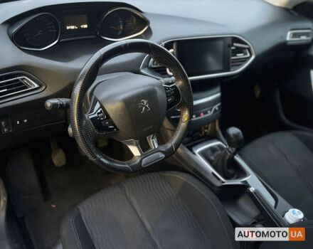 Белый Пежо 308, объемом двигателя 1.6 л и пробегом 347 тыс. км за 11790 $, фото 7 на Automoto.ua