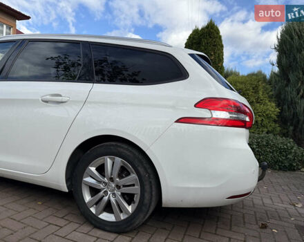 Белый Пежо 308, объемом двигателя 1.56 л и пробегом 274 тыс. км за 9400 $, фото 64 на Automoto.ua