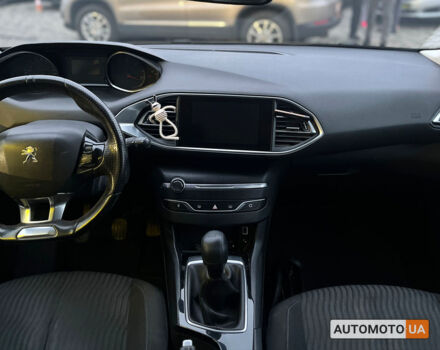 Белый Пежо 308, объемом двигателя 1.6 л и пробегом 347 тыс. км за 11790 $, фото 19 на Automoto.ua