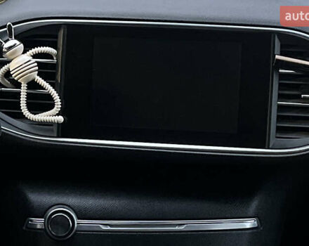 Белый Пежо 308, объемом двигателя 1.56 л и пробегом 357 тыс. км за 9200 $, фото 23 на Automoto.ua