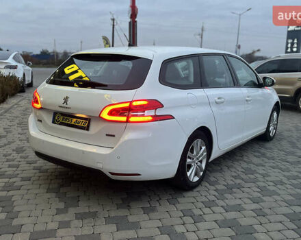 Белый Пежо 308, объемом двигателя 1.56 л и пробегом 357 тыс. км за 9200 $, фото 2 на Automoto.ua