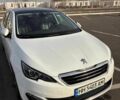 Белый Пежо 308, объемом двигателя 1.2 л и пробегом 171 тыс. км за 13500 $, фото 1 на Automoto.ua