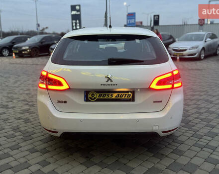Белый Пежо 308, объемом двигателя 1.56 л и пробегом 357 тыс. км за 9200 $, фото 3 на Automoto.ua