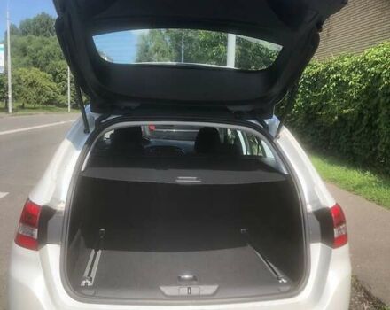 Белый Пежо 308, объемом двигателя 1.6 л и пробегом 123 тыс. км за 12900 $, фото 7 на Automoto.ua