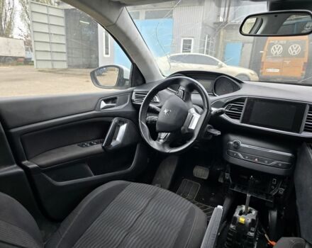 Белый Пежо 308, объемом двигателя 1 л и пробегом 230 тыс. км за 6500 $, фото 2 на Automoto.ua