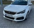 Белый Пежо 308, объемом двигателя 1.5 л и пробегом 143 тыс. км за 12200 $, фото 1 на Automoto.ua