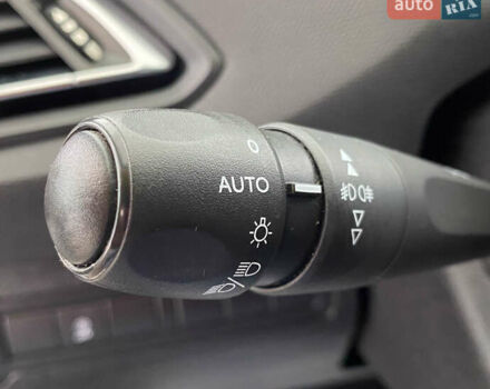 Белый Пежо 308, объемом двигателя 1.5 л и пробегом 162 тыс. км за 13650 $, фото 10 на Automoto.ua