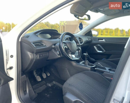 Белый Пежо 308, объемом двигателя 1.5 л и пробегом 197 тыс. км за 12950 $, фото 22 на Automoto.ua