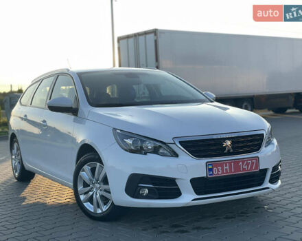 Белый Пежо 308, объемом двигателя 1.5 л и пробегом 197 тыс. км за 12950 $, фото 2 на Automoto.ua
