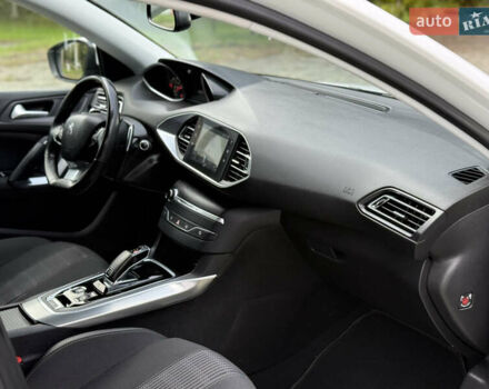 Белый Пежо 308, объемом двигателя 1.5 л и пробегом 162 тыс. км за 14900 $, фото 53 на Automoto.ua