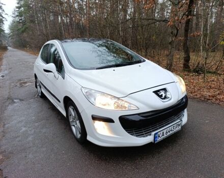 Белый Пежо 308, объемом двигателя 1.6 л и пробегом 110 тыс. км за 5500 $, фото 1 на Automoto.ua