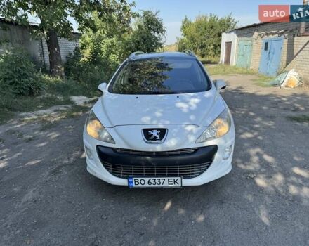 Белый Пежо 308, объемом двигателя 1.56 л и пробегом 320 тыс. км за 4700 $, фото 1 на Automoto.ua