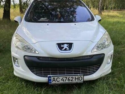 Белый Пежо 308, объемом двигателя 1.6 л и пробегом 155 тыс. км за 5600 $, фото 1 на Automoto.ua