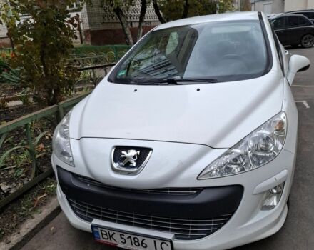 Белый Пежо 308, объемом двигателя 1.6 л и пробегом 1 тыс. км за 4000 $, фото 1 на Automoto.ua