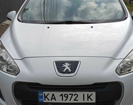 Белый Пежо 308, объемом двигателя 1.6 л и пробегом 230 тыс. км за 5874 $, фото 1 на Automoto.ua