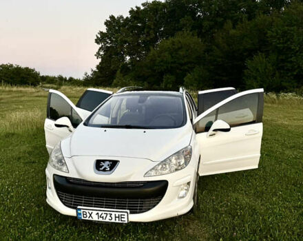 Белый Пежо 308, объемом двигателя 2 л и пробегом 272 тыс. км за 5600 $, фото 1 на Automoto.ua