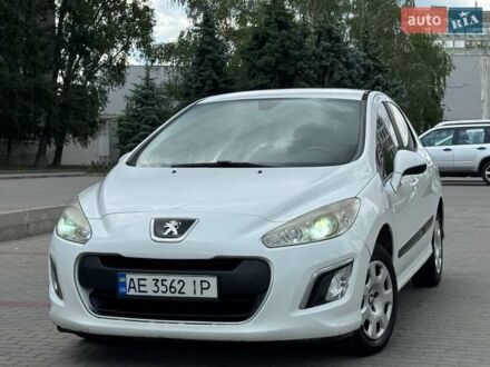 Пежо 308 2011 в Днепре (Днепропетровске) на Automoto.ua Белый Пежо 308, объемом двигателя 1.56 л и пробегом 204 тыс. км за 5500 $, фото 1 на Automoto.ua