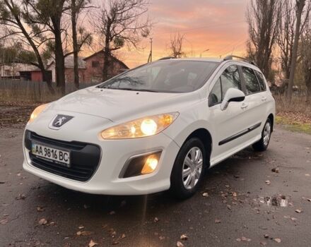 Белый Пежо 308, объемом двигателя 0 л и пробегом 220 тыс. км за 3800 $, фото 1 на Automoto.ua
