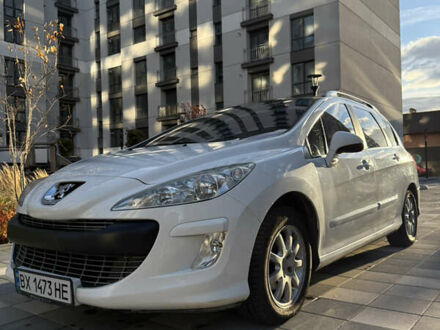Белый Пежо 308, объемом двигателя 2 л и пробегом 272 тыс. км за 5500 $, фото 1 на Automoto.ua