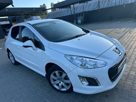 Белый Пежо 308, объемом двигателя 1.6 л и пробегом 113 тыс. км за 6700 $, фото 1 на Automoto.ua