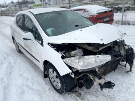 Білий Пежо 308, об'ємом двигуна 1.6 л та пробігом 200 тис. км за 2000 $, фото 1 на Automoto.ua