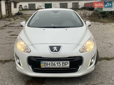 Белый Пежо 308, объемом двигателя 1.6 л и пробегом 96 тыс. км за 10500 $, фото 1 на Automoto.ua