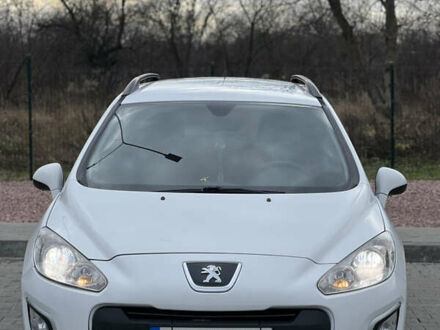 Белый Пежо 308, объемом двигателя 1.6 л и пробегом 243 тыс. км за 5400 $, фото 1 на Automoto.ua