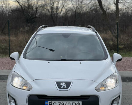 Белый Пежо 308, объемом двигателя 1.6 л и пробегом 243 тыс. км за 5400 $, фото 1 на Automoto.ua