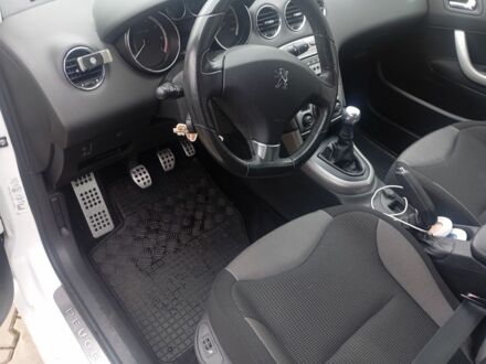 Белый Пежо 308, объемом двигателя 0 л и пробегом 66 тыс. км за 2546 $, фото 1 на Automoto.ua