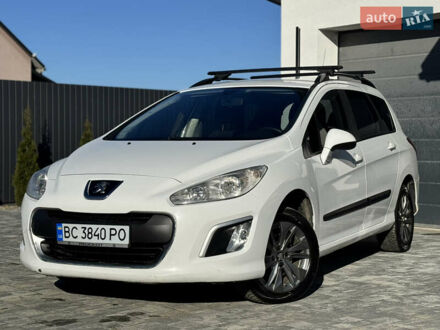 Белый Пежо 308, объемом двигателя 1.6 л и пробегом 220 тыс. км за 5500 $, фото 1 на Automoto.ua
