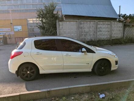 Пежо 308 2013 в Каменце-Подольском на Automoto.ua Белый Пежо 308, объемом двигателя 1.6 л и пробегом 158 тыс. км за 7600 $, фото 1 на Automoto.ua